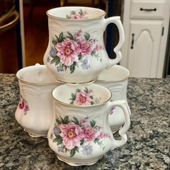 Vintage David Michael English Floral Bone China Mugs - Set of 4 - Picture 1 of 16